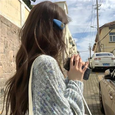 七个月亮 海报
